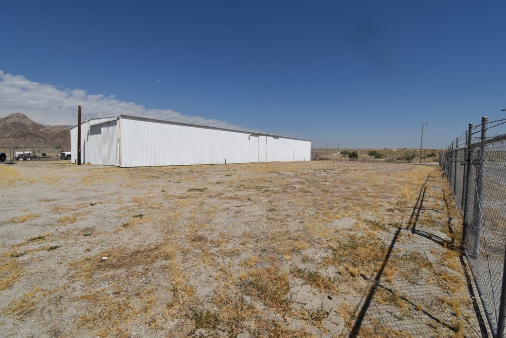 DESERT SHORES COMMERCIAL BUILDING: 3844 Scott Dr, Thermal, CA 92274